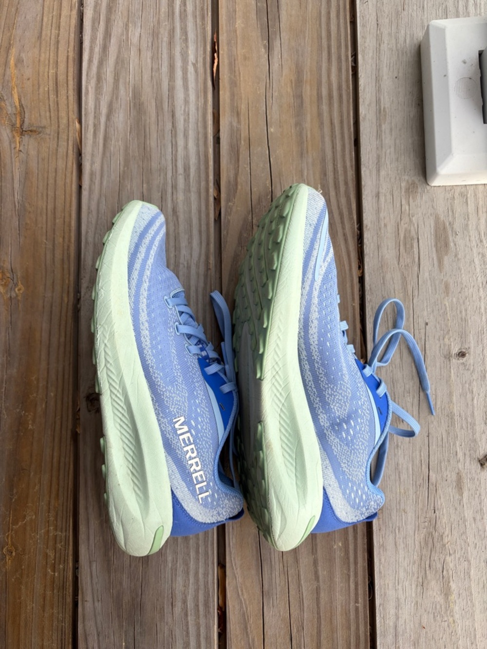 Merrell Sneakers in Light Green - Picture 3 of 5